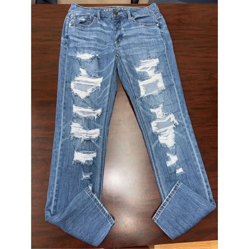 American Eagle Tomgirl Distressed Denim Jeans Size 0